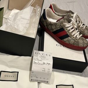 Gucci supreme shoes